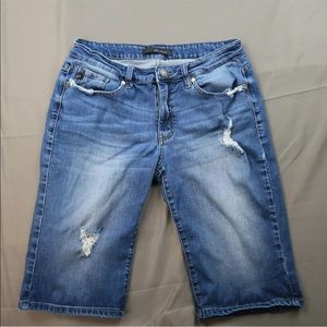 Kancan womens Bermuda shorts size 11/29